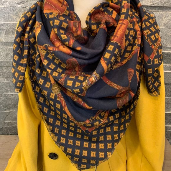 Gorgeous Vintage Aris Isotoner Scarf - Picture 5 of 6